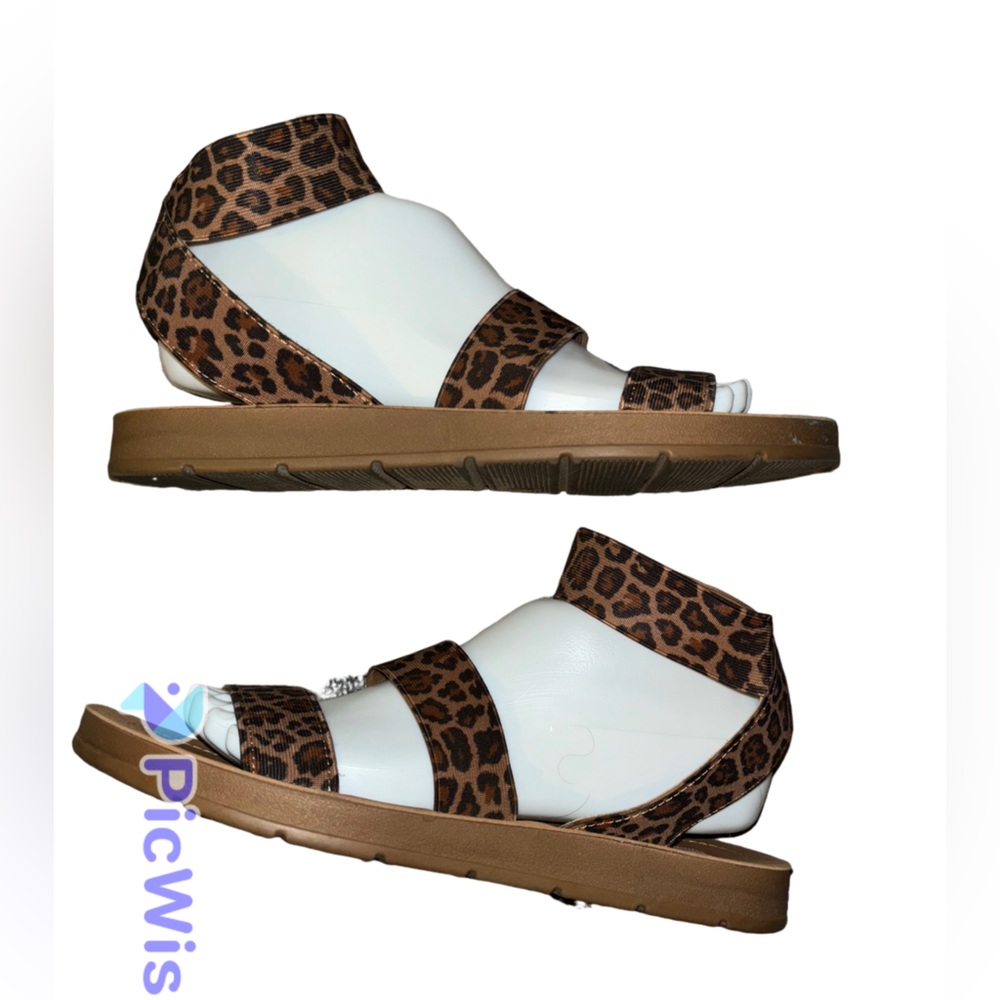 Steve Madden Raffy leopard print strappy sandals women’s Size 8